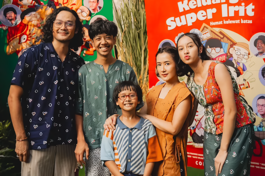 thesasonosfam dalam Film Keluarga Super Irit