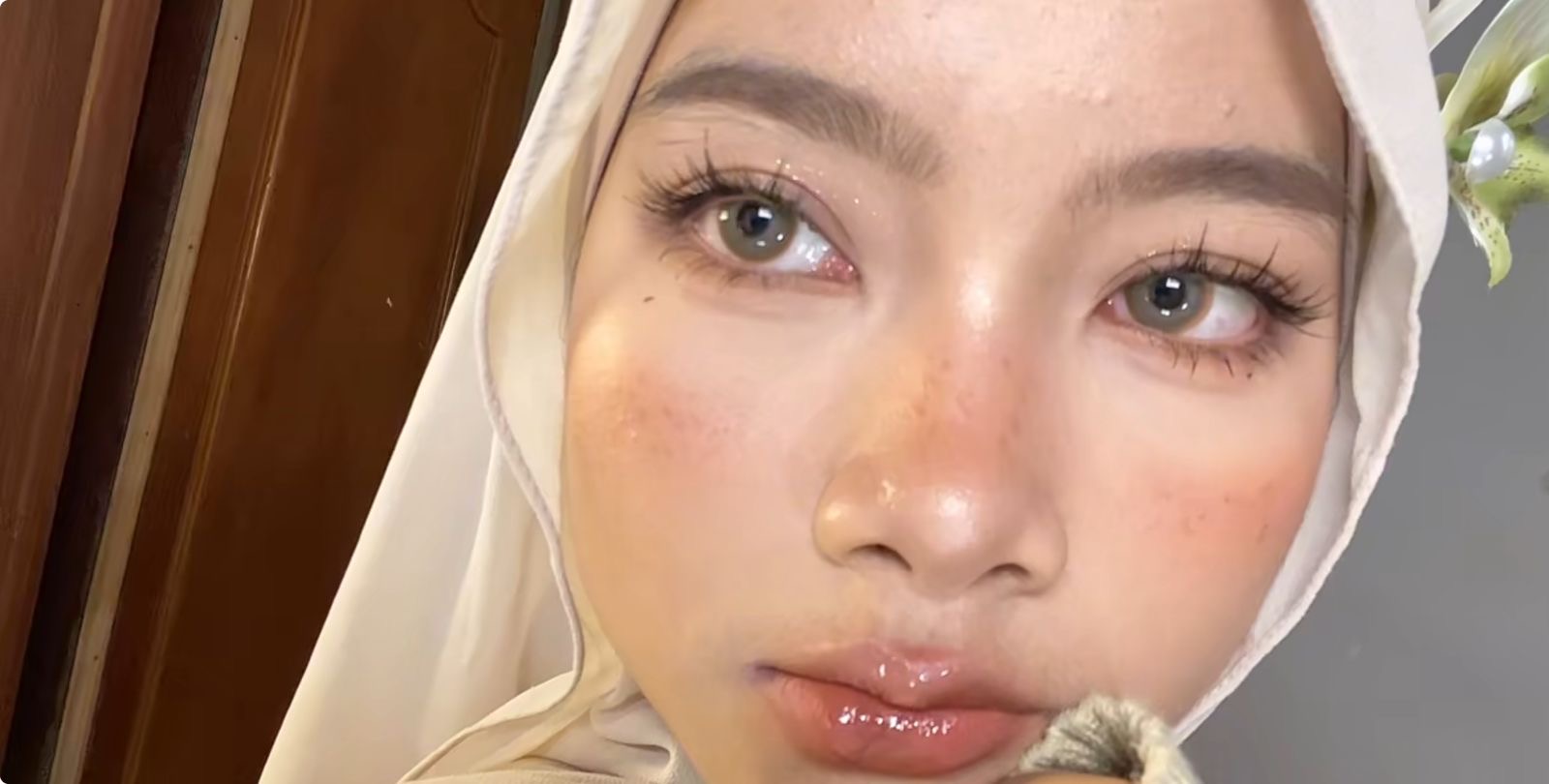 Makeup Segar Habis Mandi, (Pinterest)