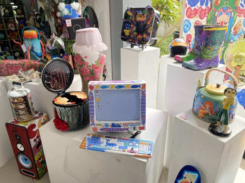 Hasil Karya Pameran Navastra dan Designholic