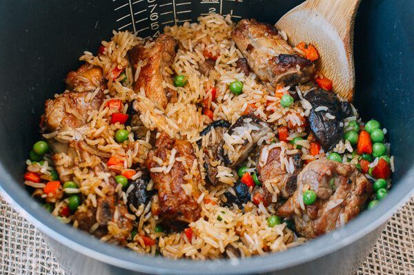 Kini rice cooker menjadi solusi masak cepat dan hemat bagi siapa saja yang menginginkan kepraktisan dalam kegiatan memasak.