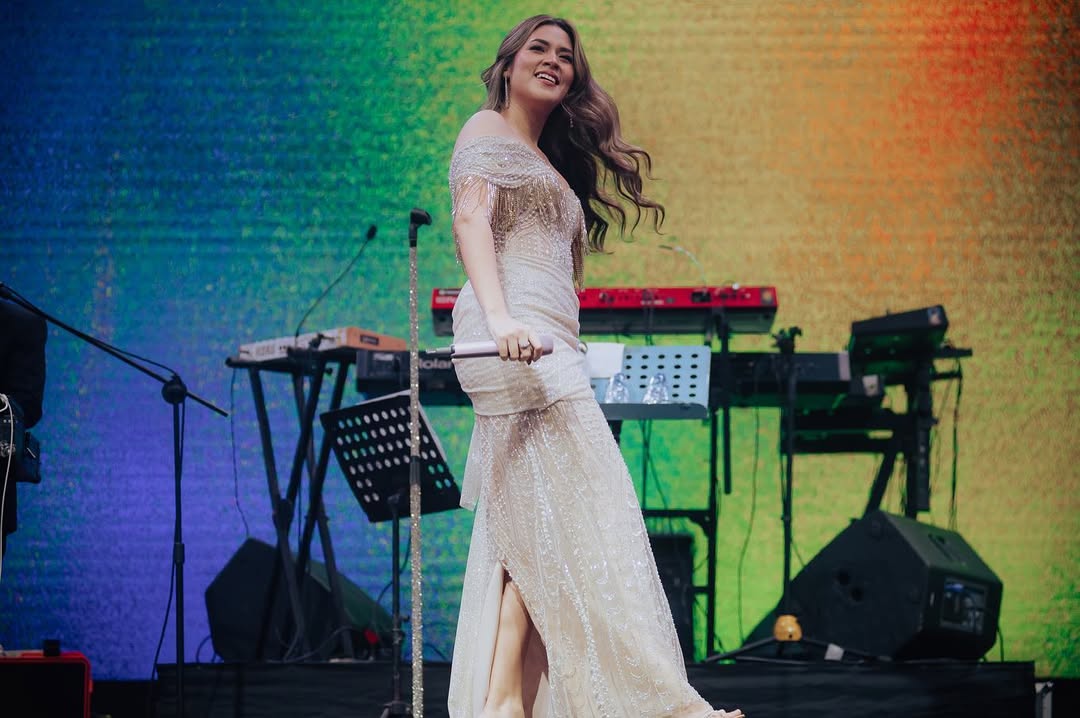 Penyanyi dan penulis lagu Raisa Andriana, (Raisa6690)