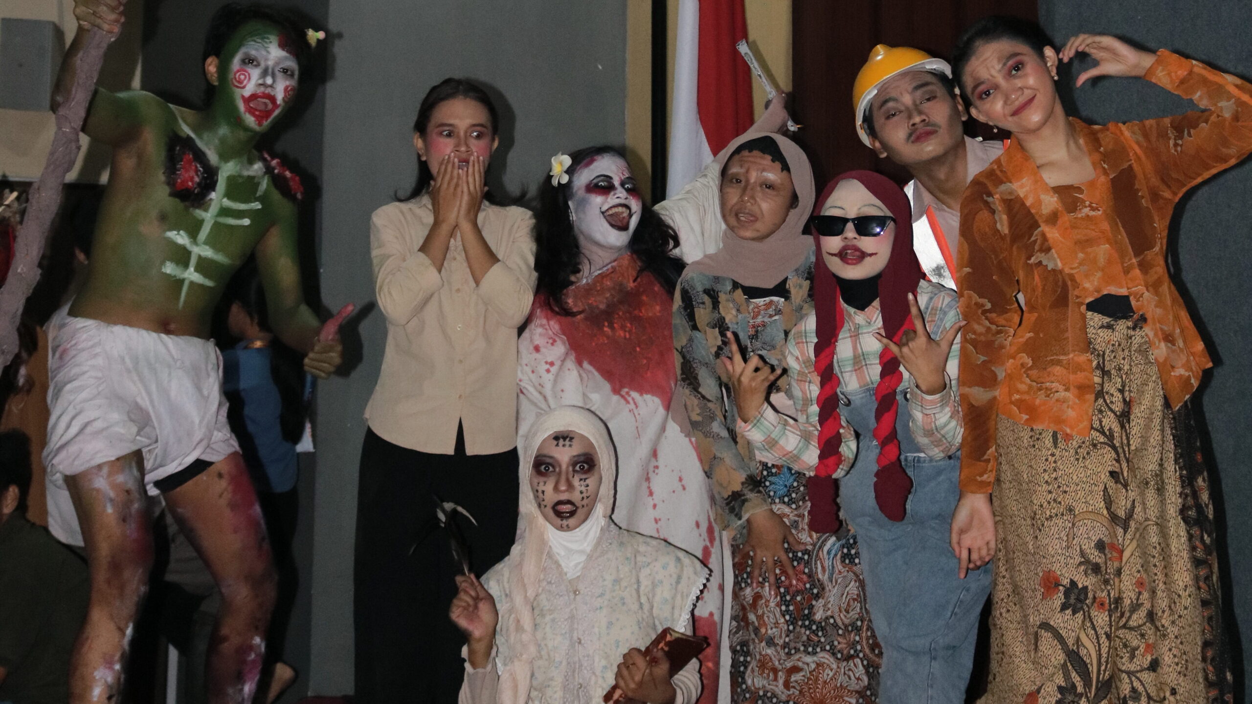 Para Aktor Pentas Produksi Dhemit oleh LSO Seni Teater Hompimpah, (LSO Seni Teater Hompimpah).